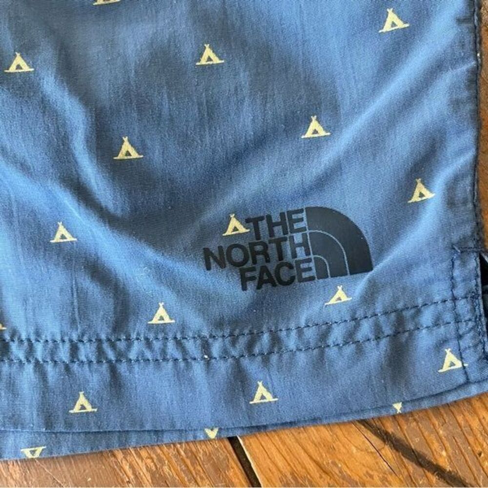 The North Face Swim 100% Nylon Tent Pattern Board Shorts - Picture 5 of 8